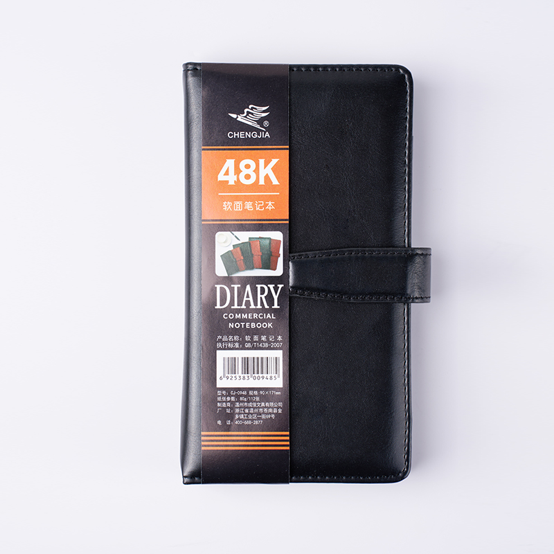 Cuaderno sencillo de tapa blanda hecho a mano con hebilla