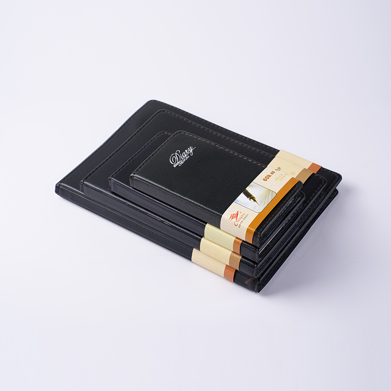 Cuaderno de tapa blanda de papel blanco y cuero PVC Cuaderno de tapa blanda de papel blanco y cuero PVC