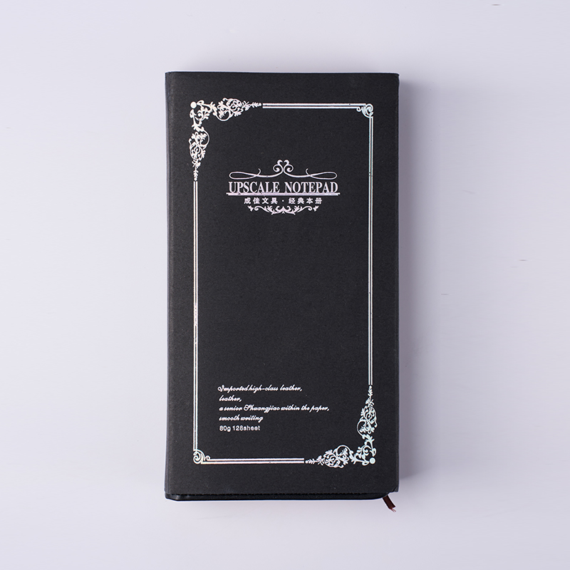 Funda para portátil de tapa negra suave hecha a mano