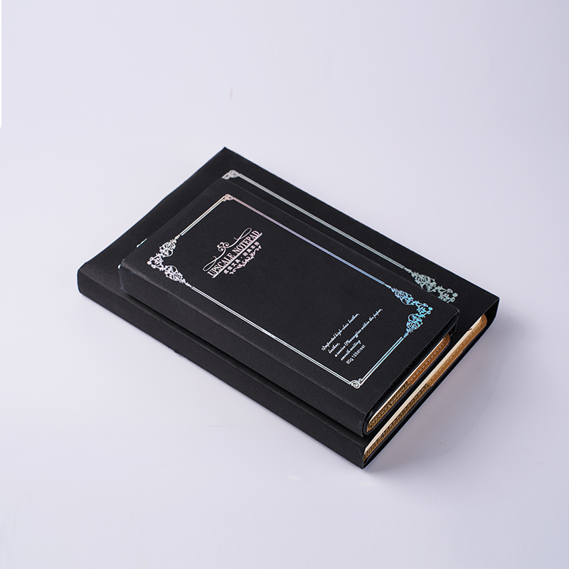 Funda para portátil de tapa negra suave hecha a mano Funda para portátil de tapa negra suave hecha a mano