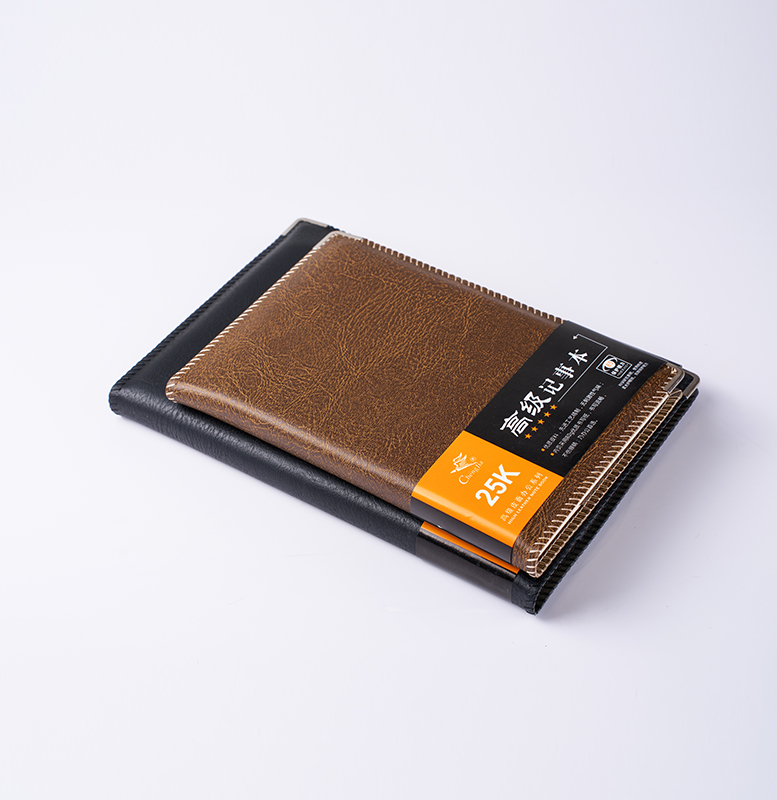 Cuaderno de tapa blanda con textura de cuero cosido Cuaderno de tapa blanda con textura de cuero cosido