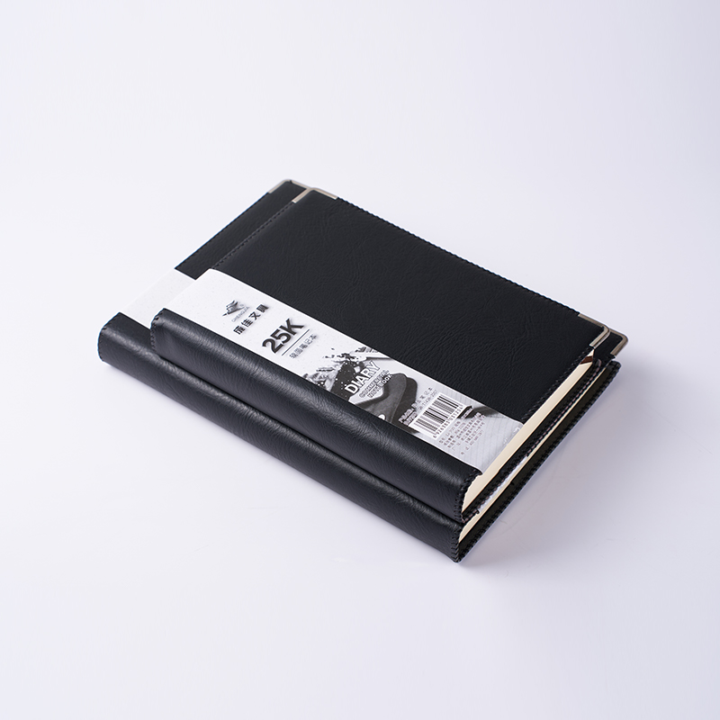 Cubierta gruesa de cuero, papel beige, tapa blanda para portátil Cubierta gruesa de cuero, papel beige, tapa blanda para portátil